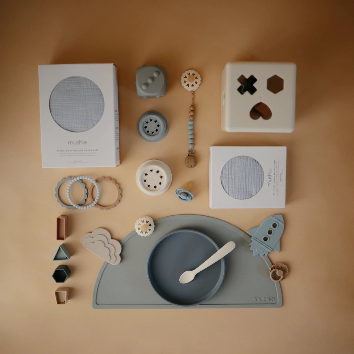 Mushie Classic Silicone Suction Plate for Kids Safe Non Slip Feeding Solution - Everetts Place Boutique - 