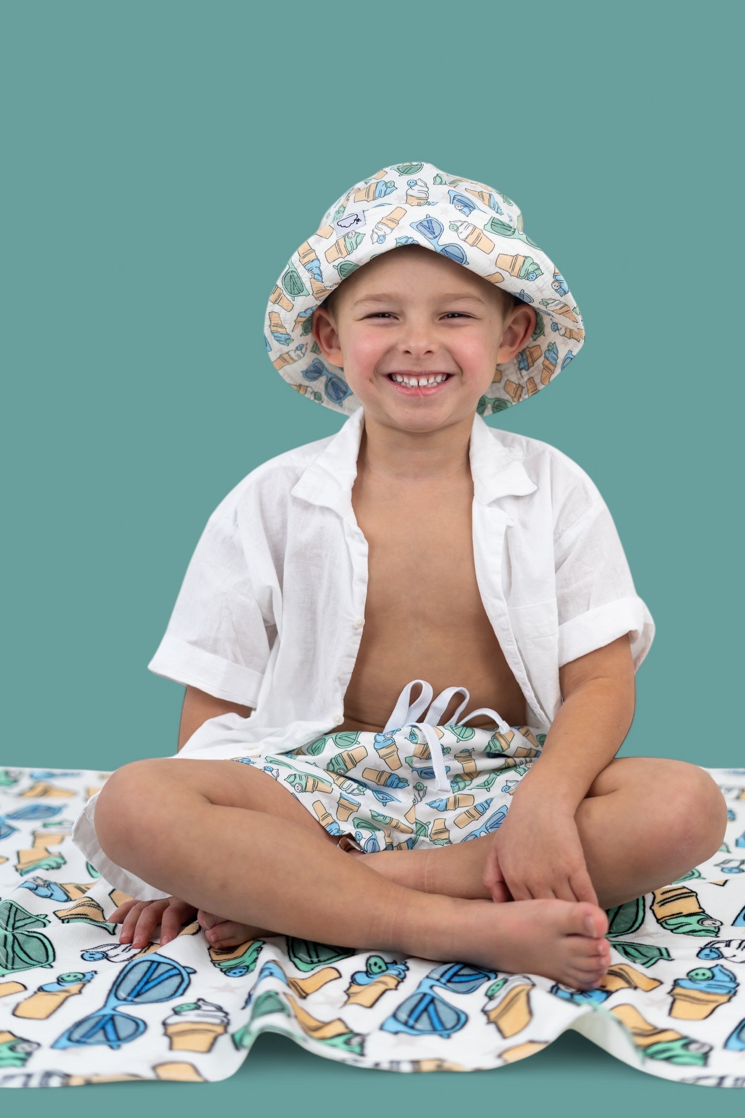 DREAM BIG LITTLE CO COOL SUMMER DREAM BUCKET HATEveretts Place