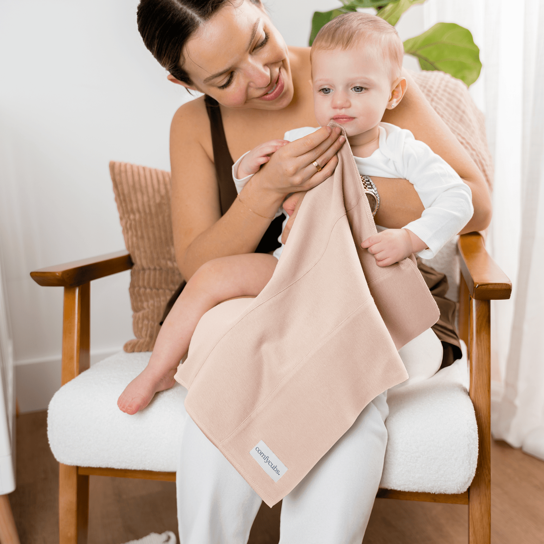 Comfy Cubs Cotton Burp Cloths in BlushEveretts Place