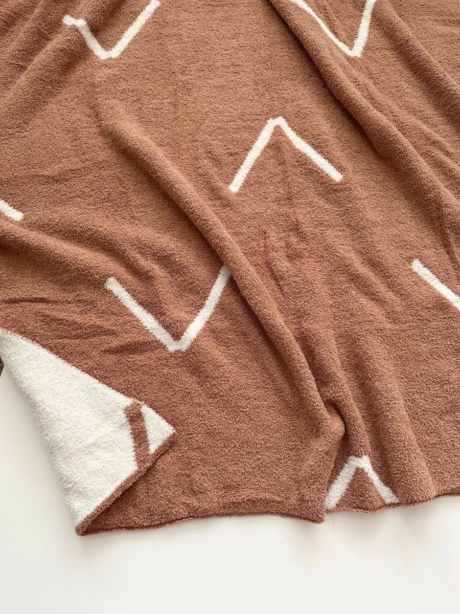 Harp Angel Boutique Cozy Plush Knit Blanket with Reversible Arrow Design for Baby Nursery - 
