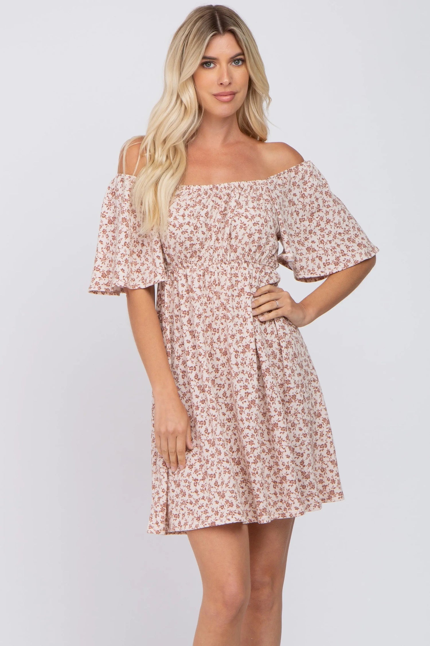 Cream Floral Short Sleeve Dress - Day Dress, One-piece garment, Cocktail dress, A-line, Person | Everetts Place