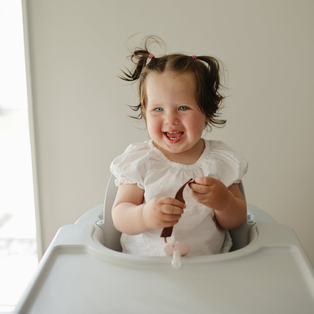 Linen Pacifier Clip, 2-Pack by Mushie