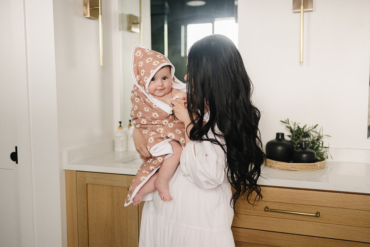 Mebie Baby Daisy Dream Muslin Hooded Towel - 