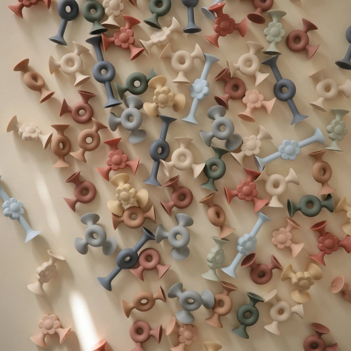 Mushie Daisy Silicone Suction Builder Toys Set of 18 Flexible Non-Toxic Fun for Motor Skills and Creativity -