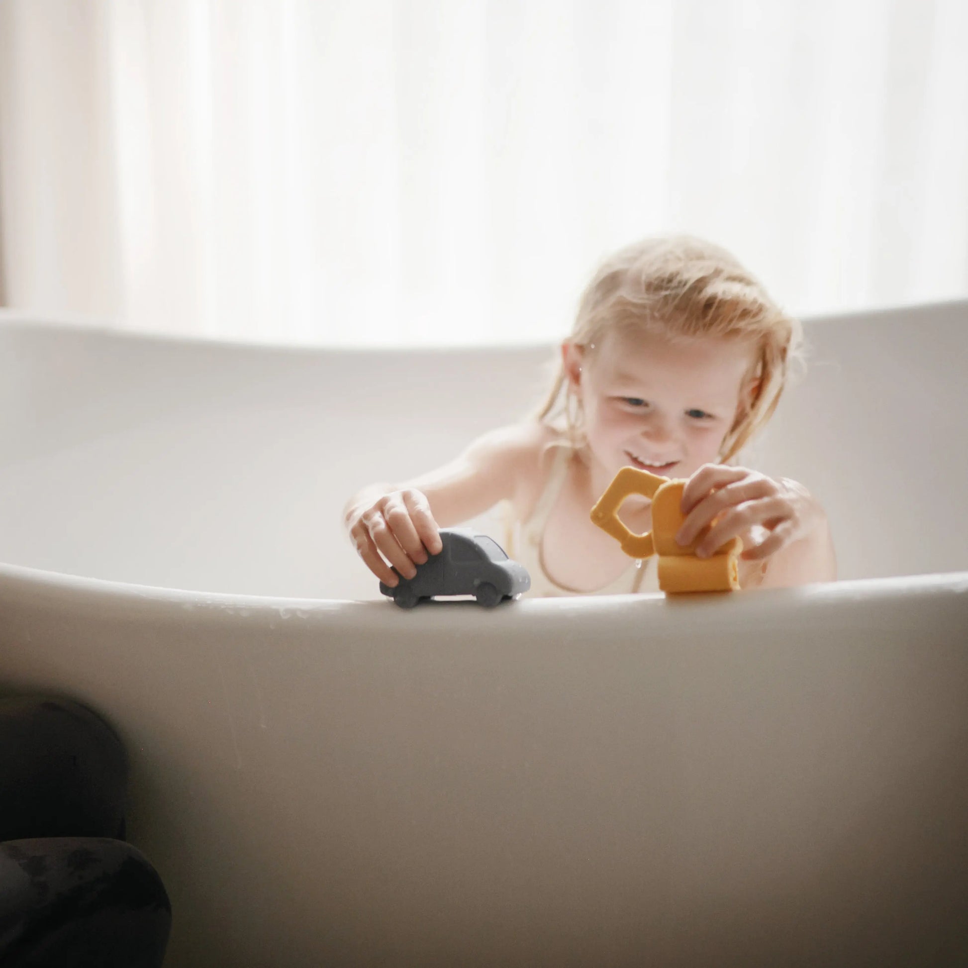 Vehicles Mold Free Bath Play Set for Kids with Helicopter Car Truck and Excavator Mushie