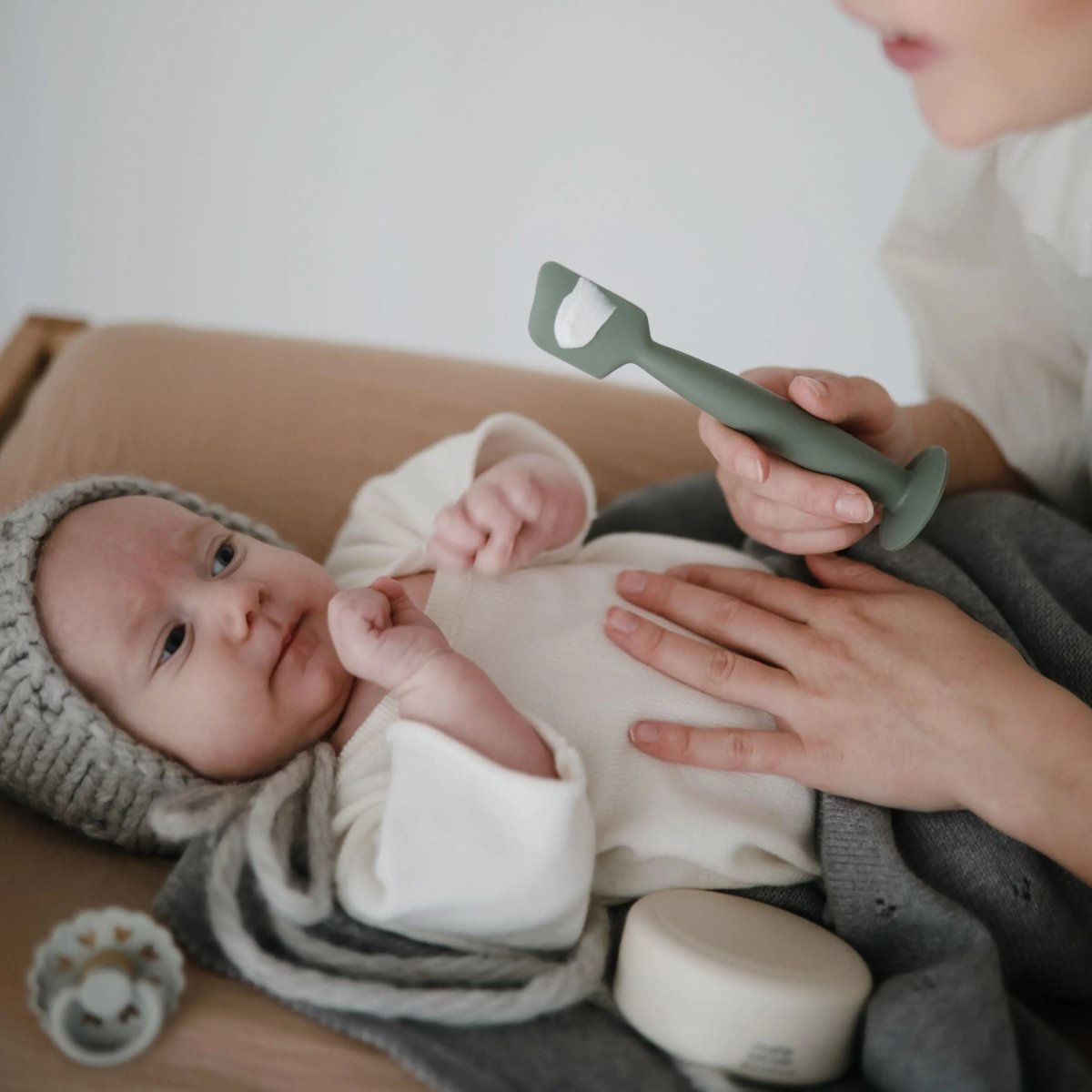 Mushie Diaper Cream Applicator Soft Silicone for Easy Mess - Free Application - Everetts Place Boutique - 