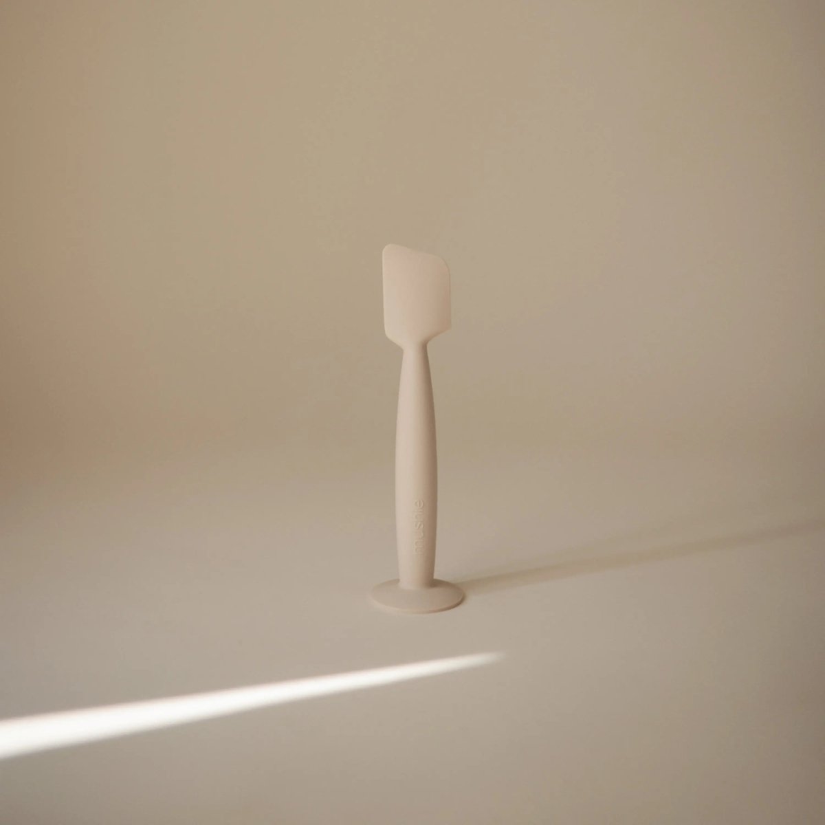 Mushie Diaper Cream Applicator Soft Silicone for Easy Mess - Free Application - Everetts Place Boutique - 