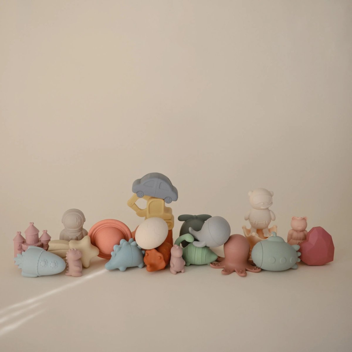 Mushie Dino Mold Free Bath Play Set with Soft Silicone Dinosaurs and Egg - 