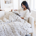DOUBLE RUCHED FAUX FUR THROW BLANKETS Saranoni 