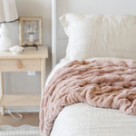 DOUBLE RUCHED FAUX FUR THROW BLANKETS Saranoni 