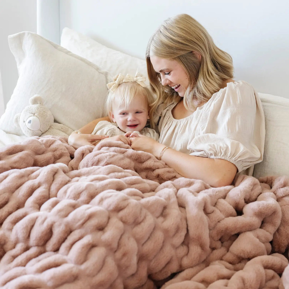 DOUBLE RUCHED FAUX FUR THROW BLANKETS Saranoni 