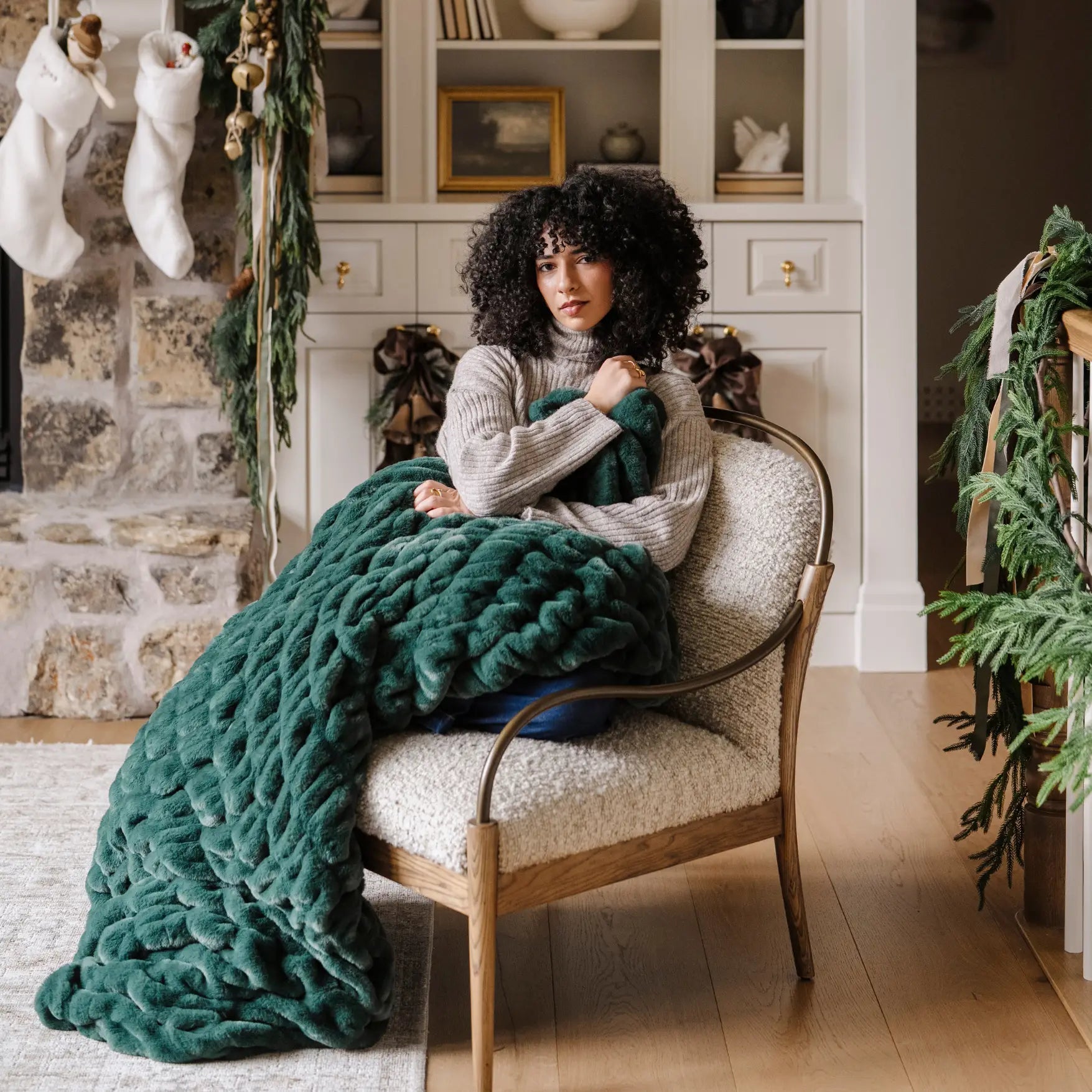 DOUBLE RUCHED FAUX FUR THROW BLANKETS Saranoni 