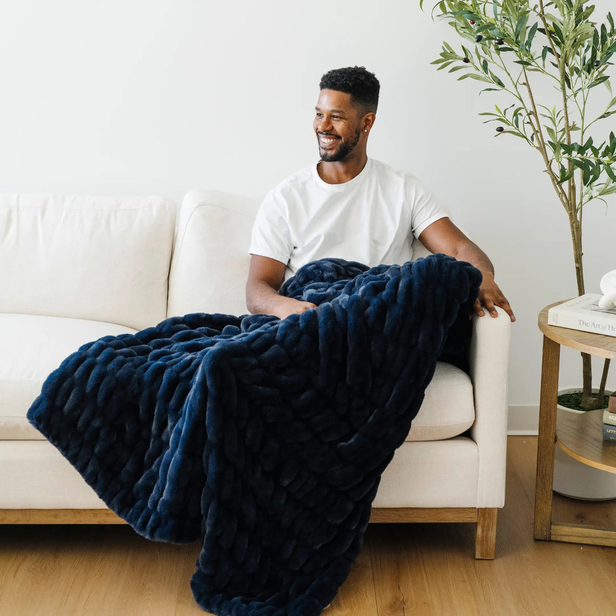 DOUBLE RUCHED FAUX FUR THROW BLANKETS Saranoni 