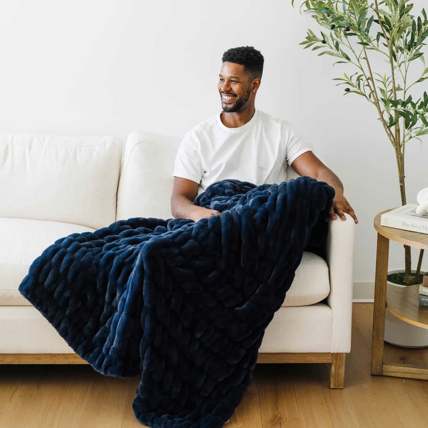 DOUBLE RUCHED FAUX FUR THROW BLANKETS Saranoni 