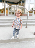 DREAM BIG LITTLE CO DREAM BUILDER DREAM POCKET TEEEveretts Place