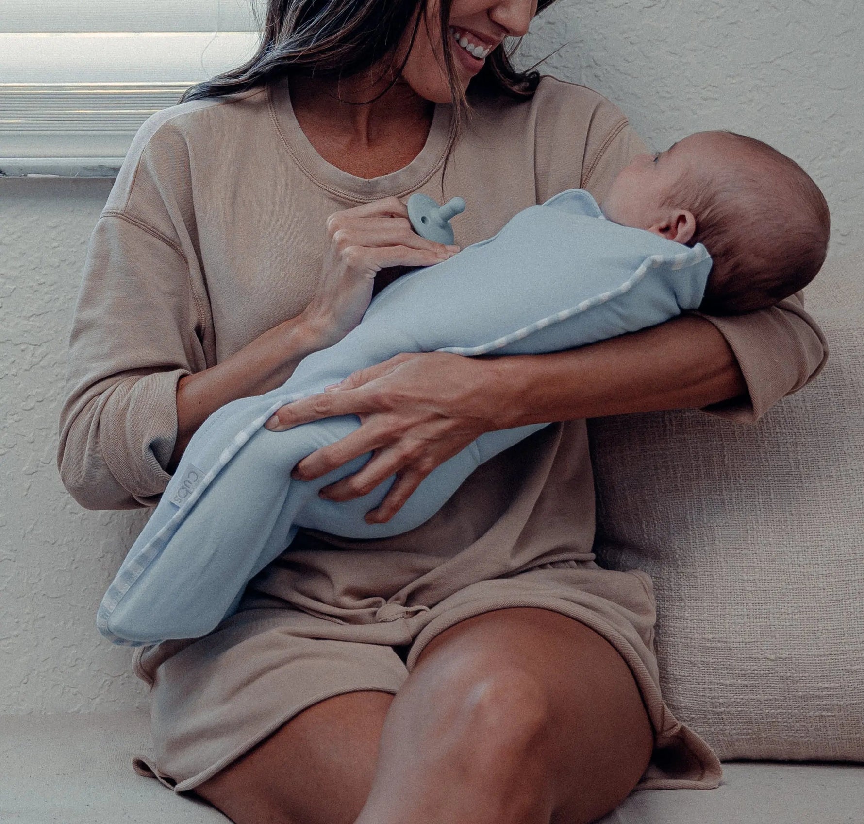 Comfy Cubs Easy Zipper Swaddle Blankets in Blue - 