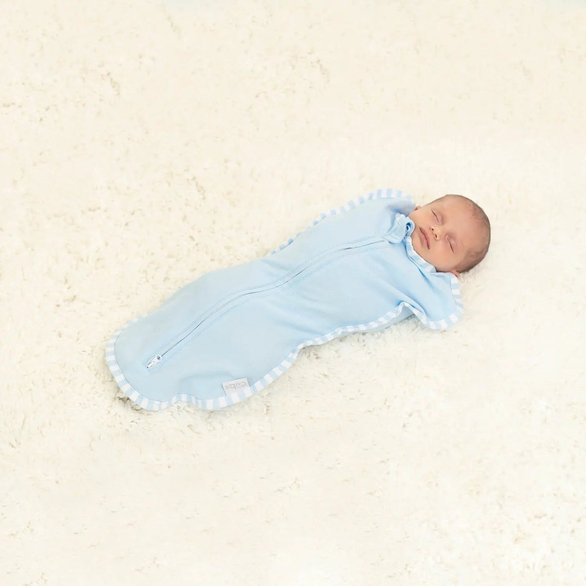 Comfy Cubs Easy Zipper Swaddle Blankets in Blue - 