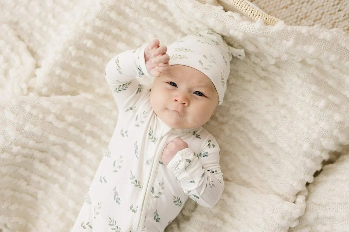 Eco-Friendly Bamboo Spandex Knot Hat with Green Leaves for Newborns - Everetts Place