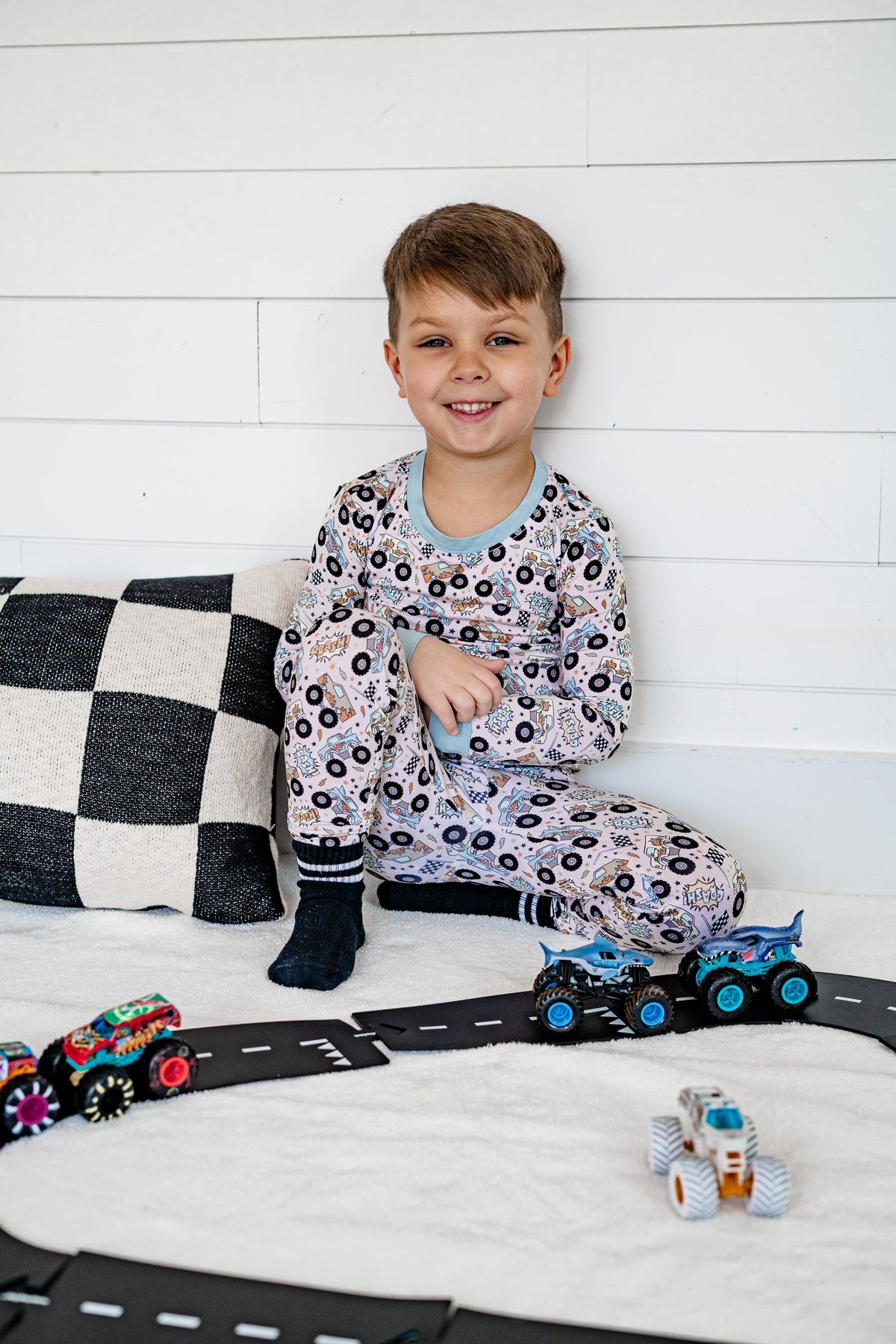 DREAM BIG LITTLE CO EXCLUSIVE CRASH HARD DREAM SETEveretts Place