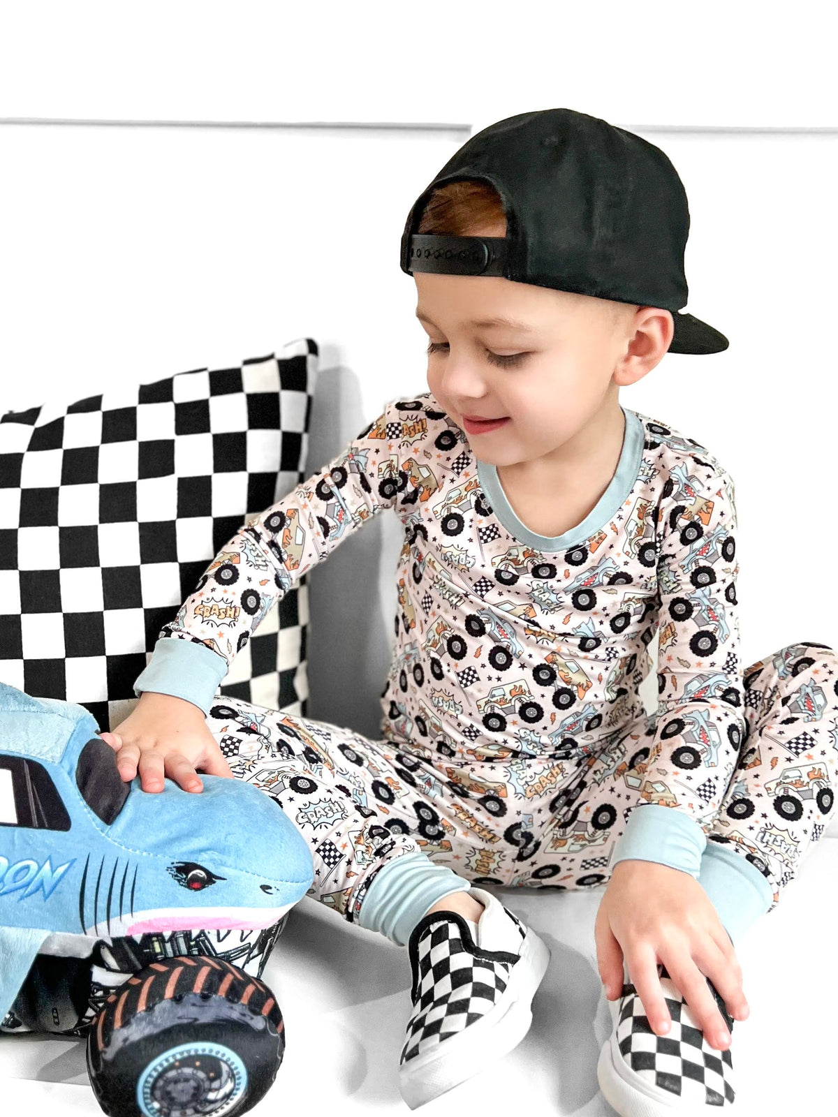 DREAM BIG LITTLE CO EXCLUSIVE CRASH HARD DREAM SETEveretts Place