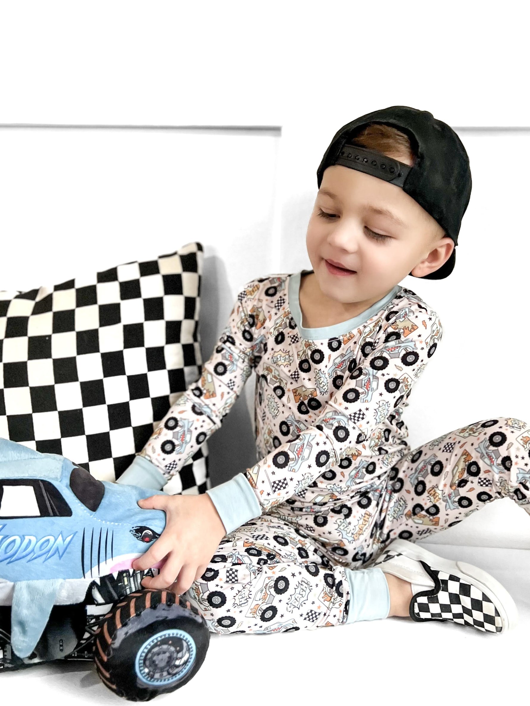 DREAM BIG LITTLE CO EXCLUSIVE CRASH HARD DREAM SETEveretts Place