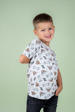 DREAM BIG LITTLE CO EXCLUSIVE MOO - VING FAST DREAM POCKET TEEEveretts Place