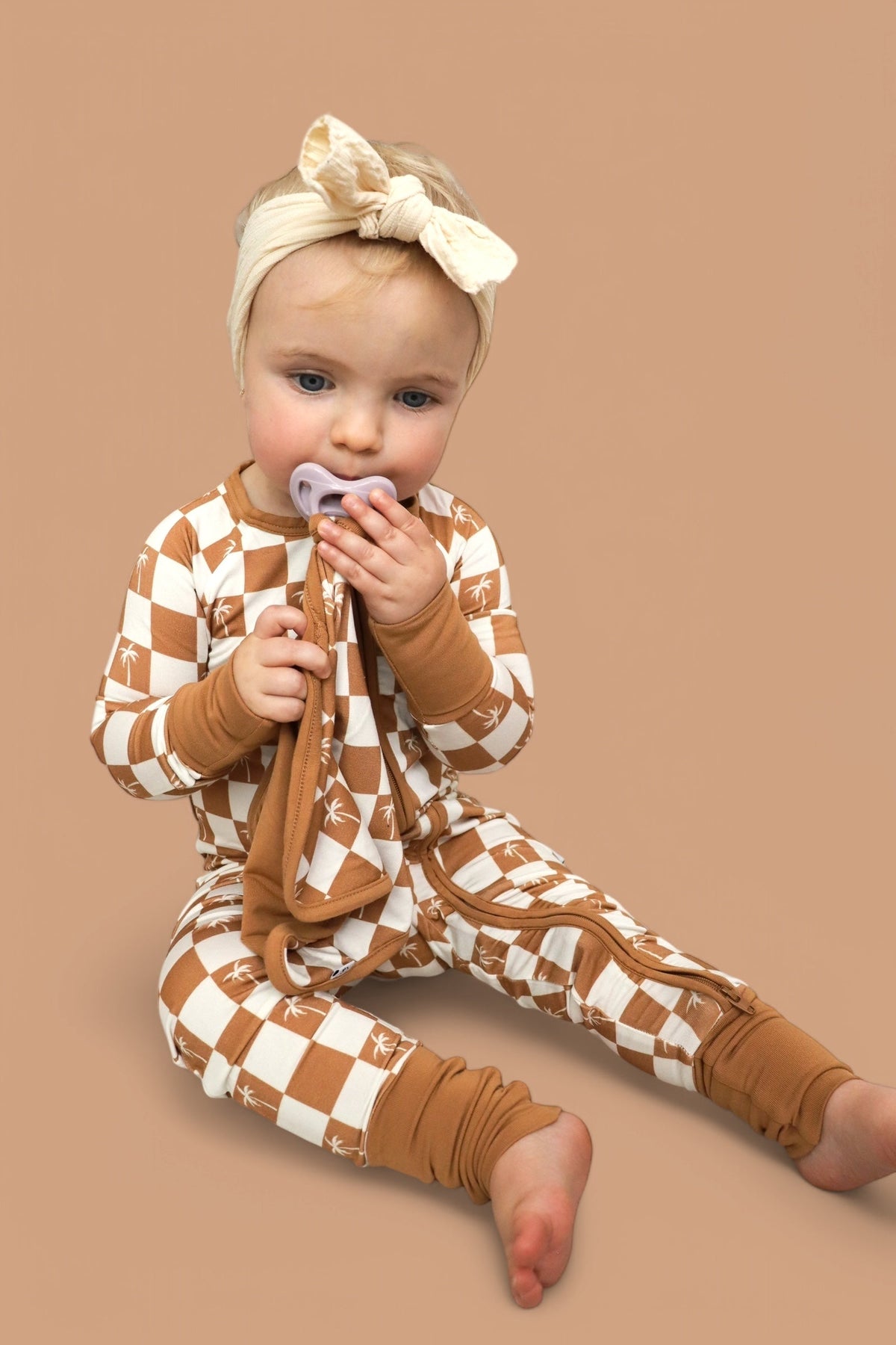 DREAM BIG LITTLE CO EXCLUSIVE SANDY BEACH CHECKERS DREAM LOVEYEveretts Place