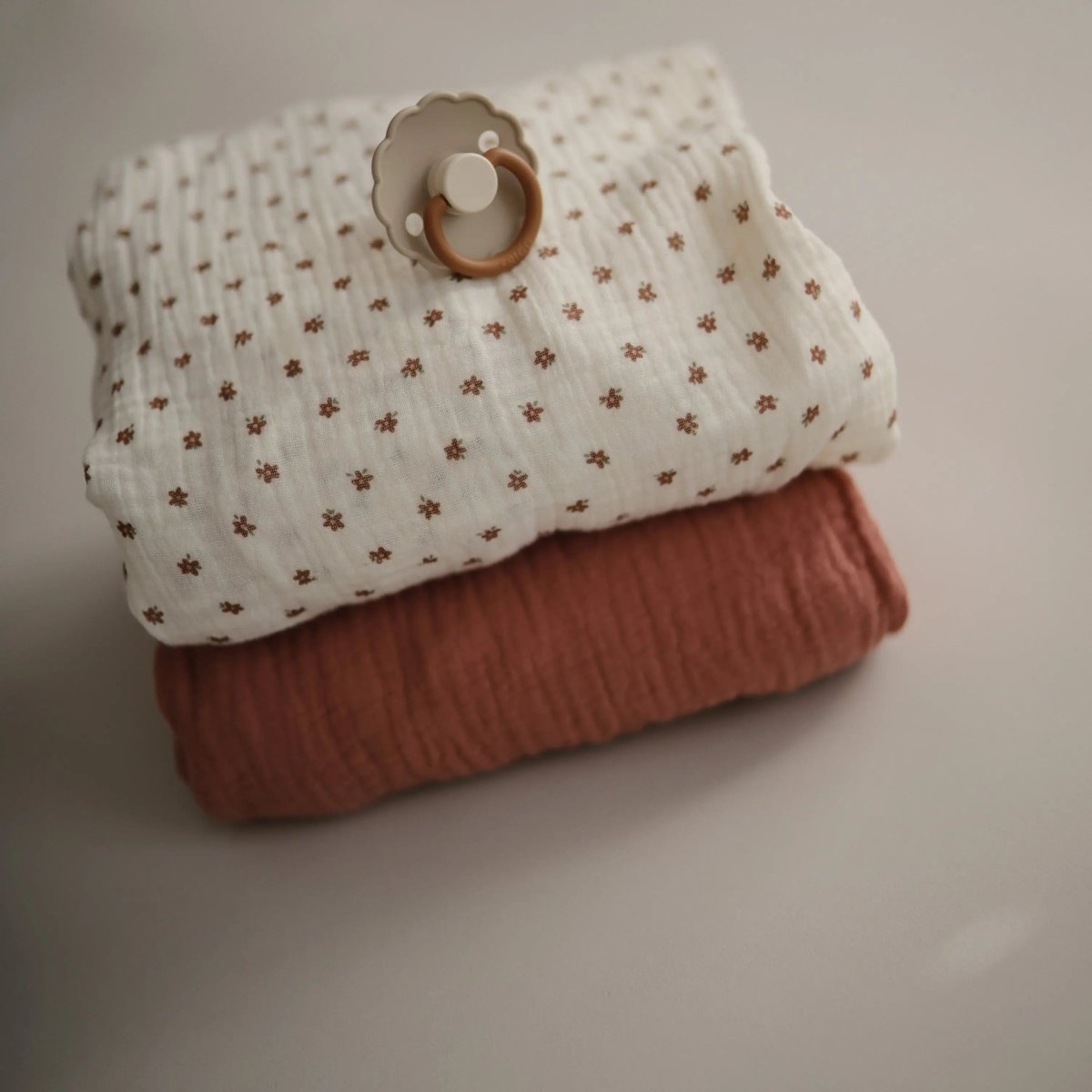 Mushie Extra Soft Bassinet Muslin Crib Sheet for Baby - 100 Percent Cotton Breathable Fabric - 