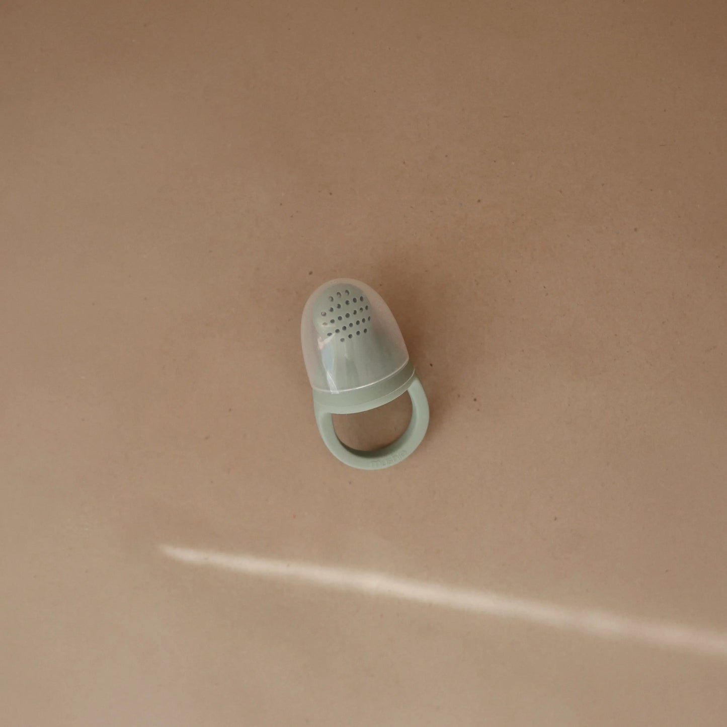 Silicone Fresh Food Feeder for Safe Self Feeding and Easy Cleaning Mushie