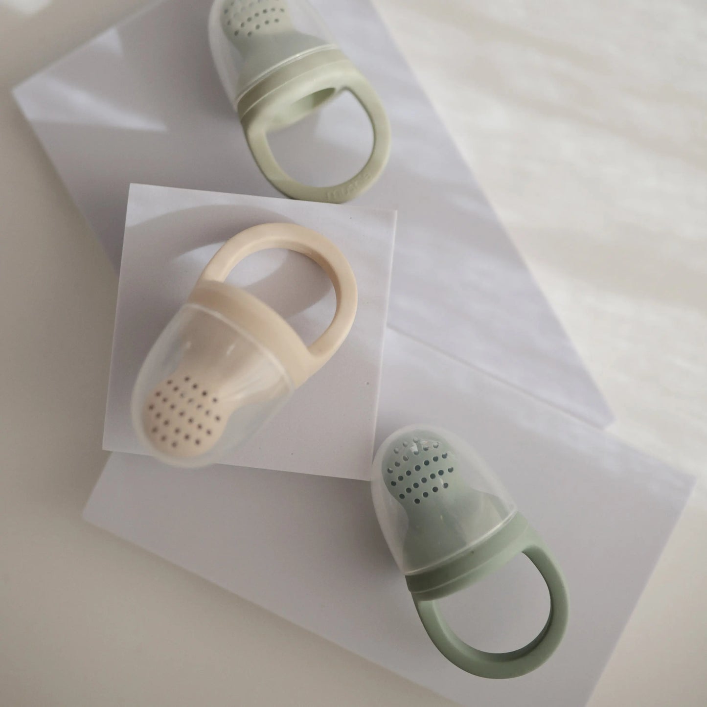 Silicone Fresh Food Feeder for Safe Self Feeding and Easy Cleaning Mushie