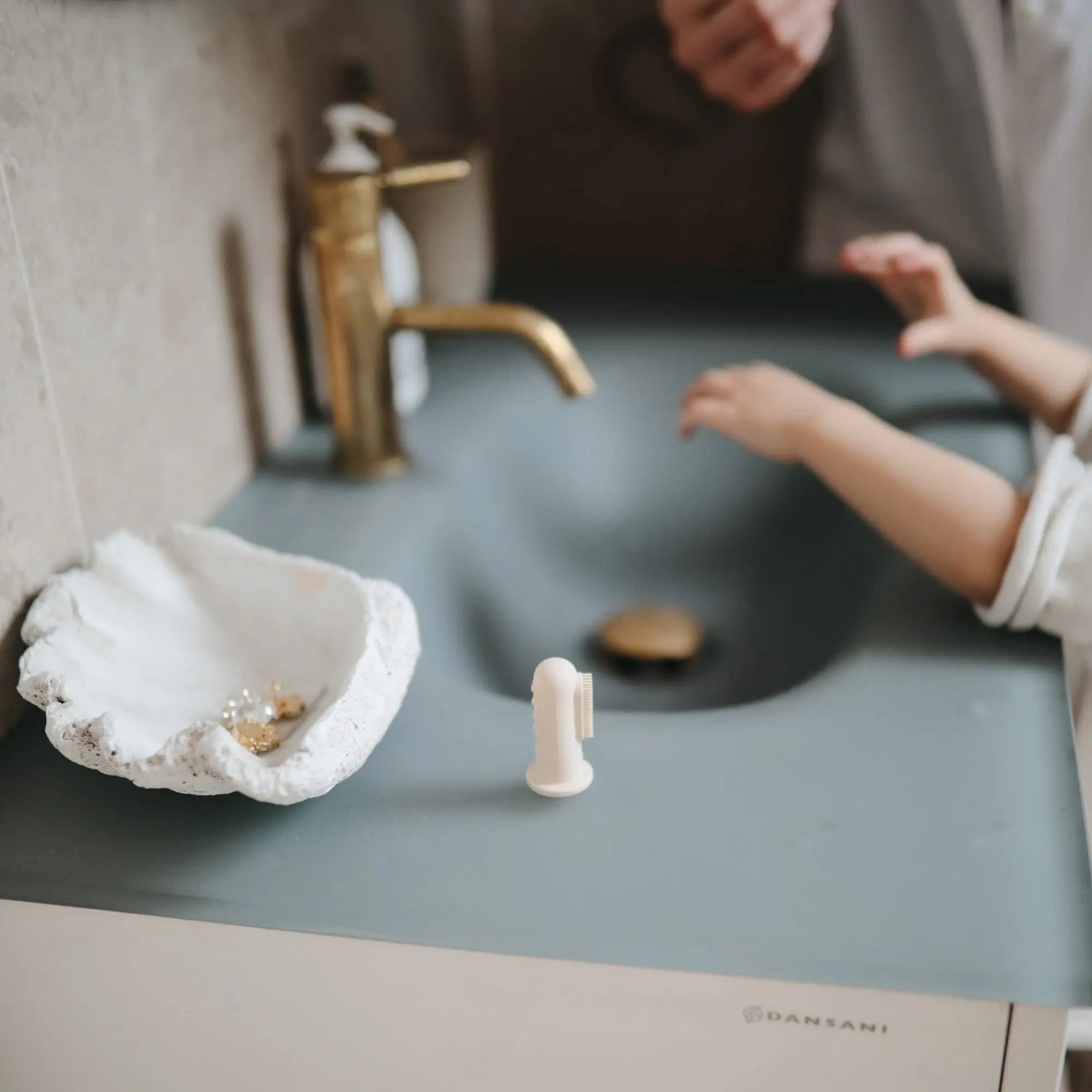 Mushie Finger Toothbrush - 