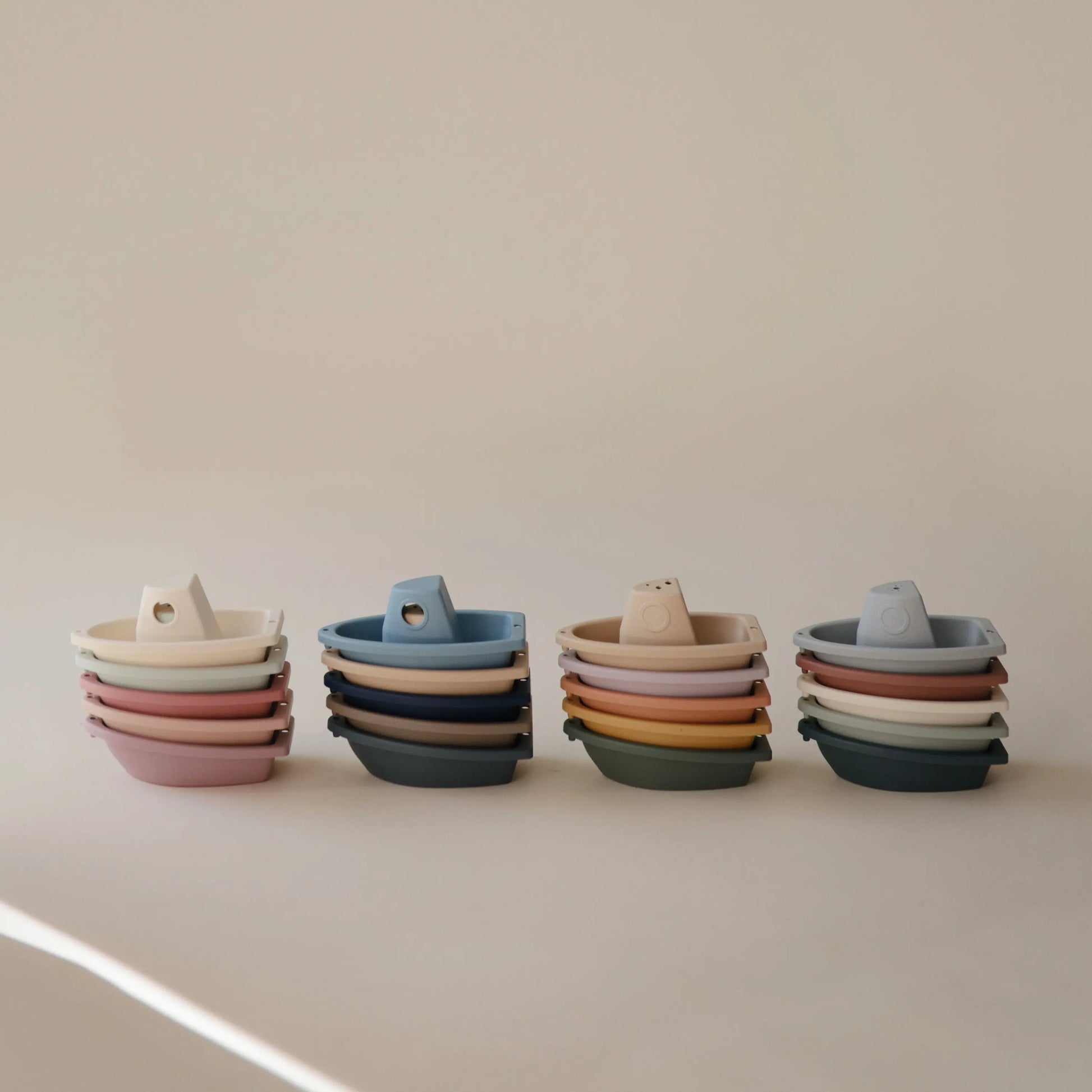 Stackable Bath Boats Set of Five for Independent Play in the Bathtub Mushie