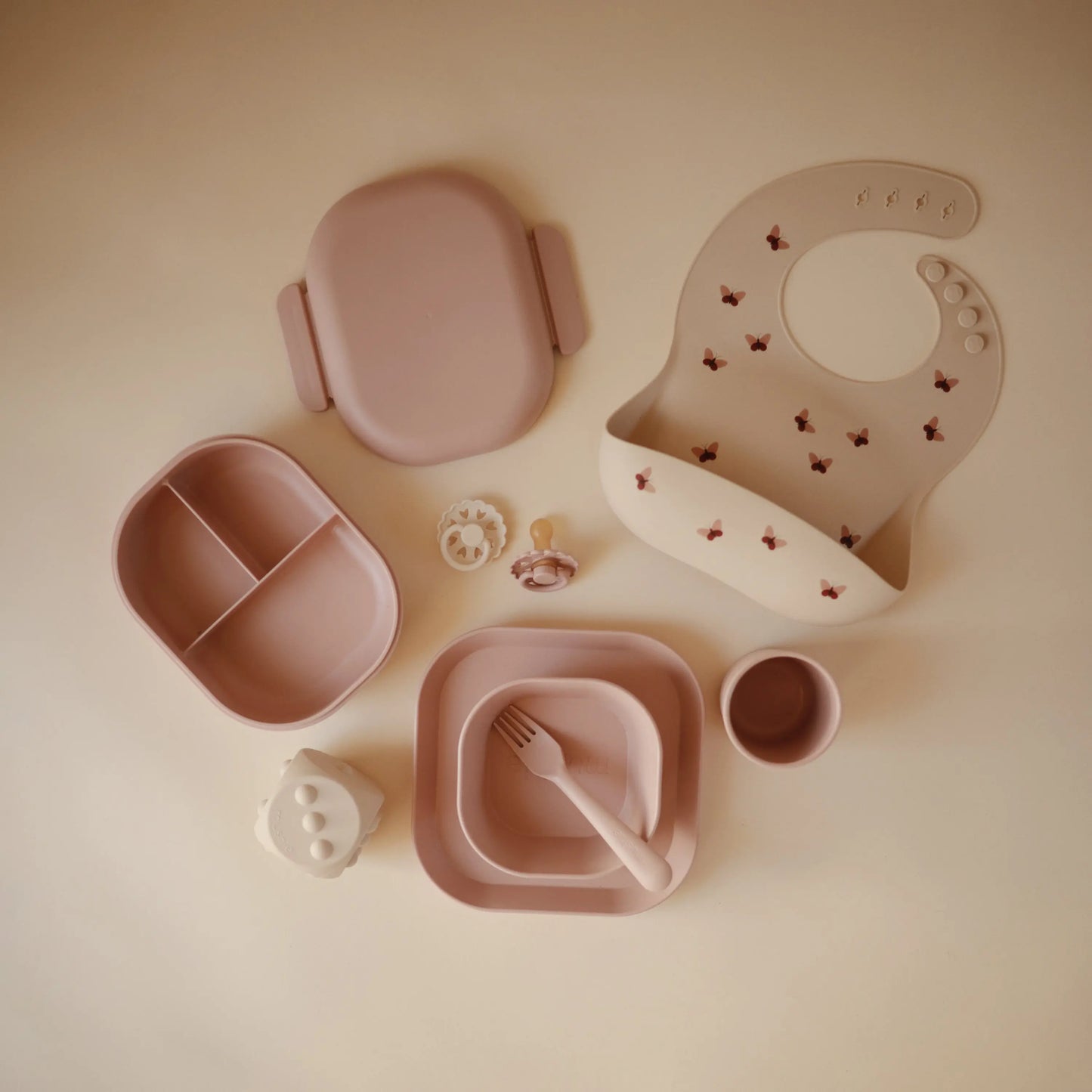 BPA Free Plastic Lunchbox with Built In Compartments and Locking Utensils Mushie