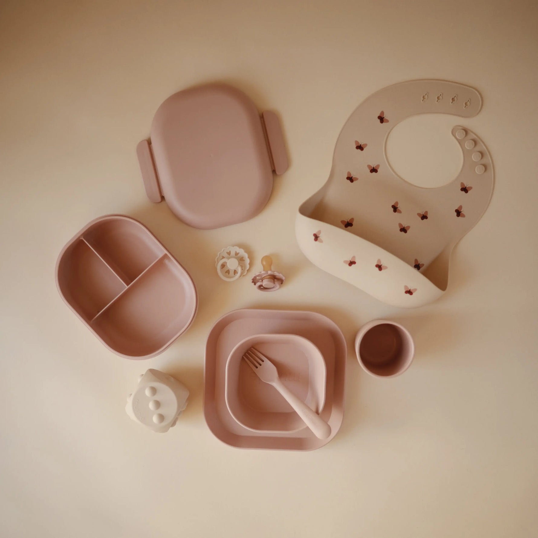 Mushie BPA Free Plastic Lunchbox with Built In Compartments and Locking Utensils - Home & Garden > Kitchen & Dining > Food & Beverage Carriers > Lunch Boxes & Totes Lunchbox