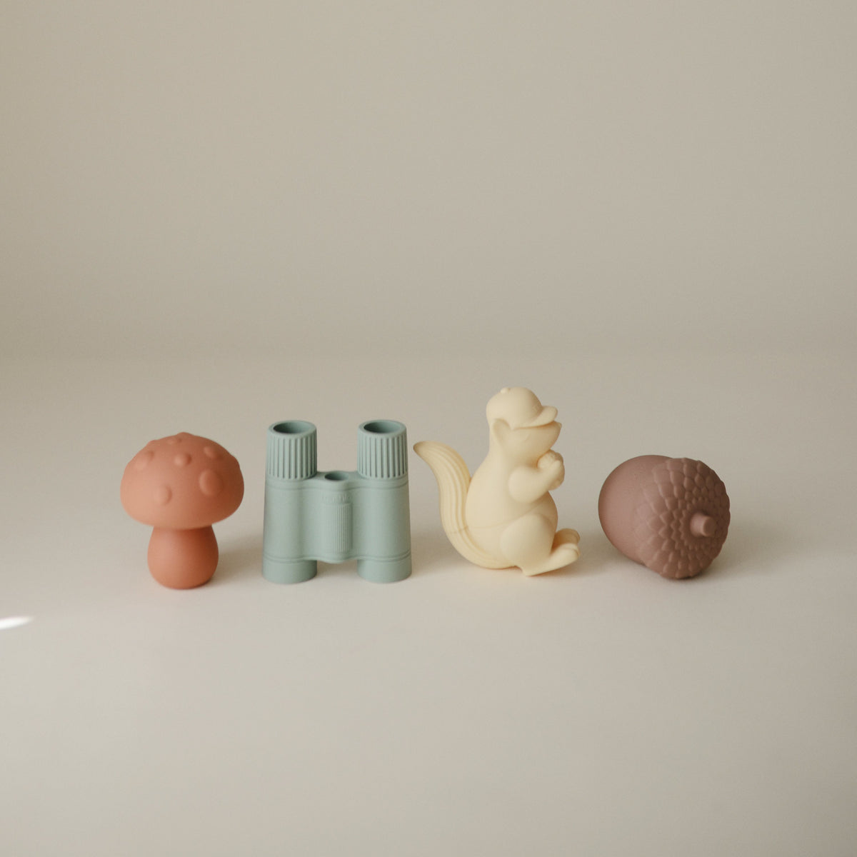 Mushie mold-free bath play set, natural and safe for baby's bath time.