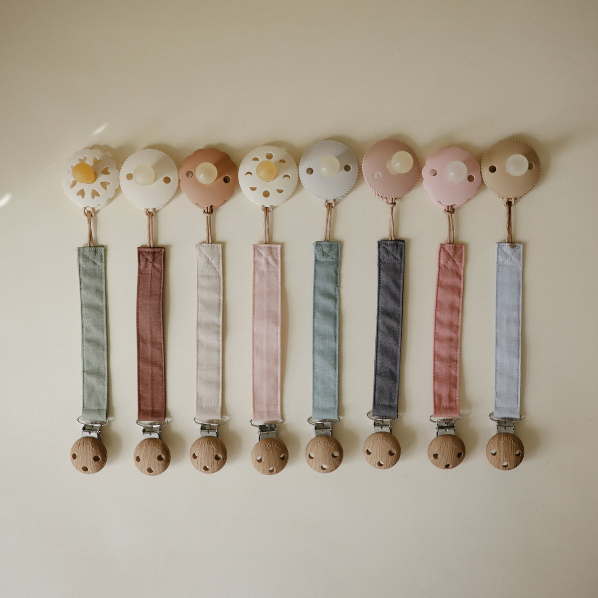 Linen Pacifier Clip, 2-Pack by Mushie