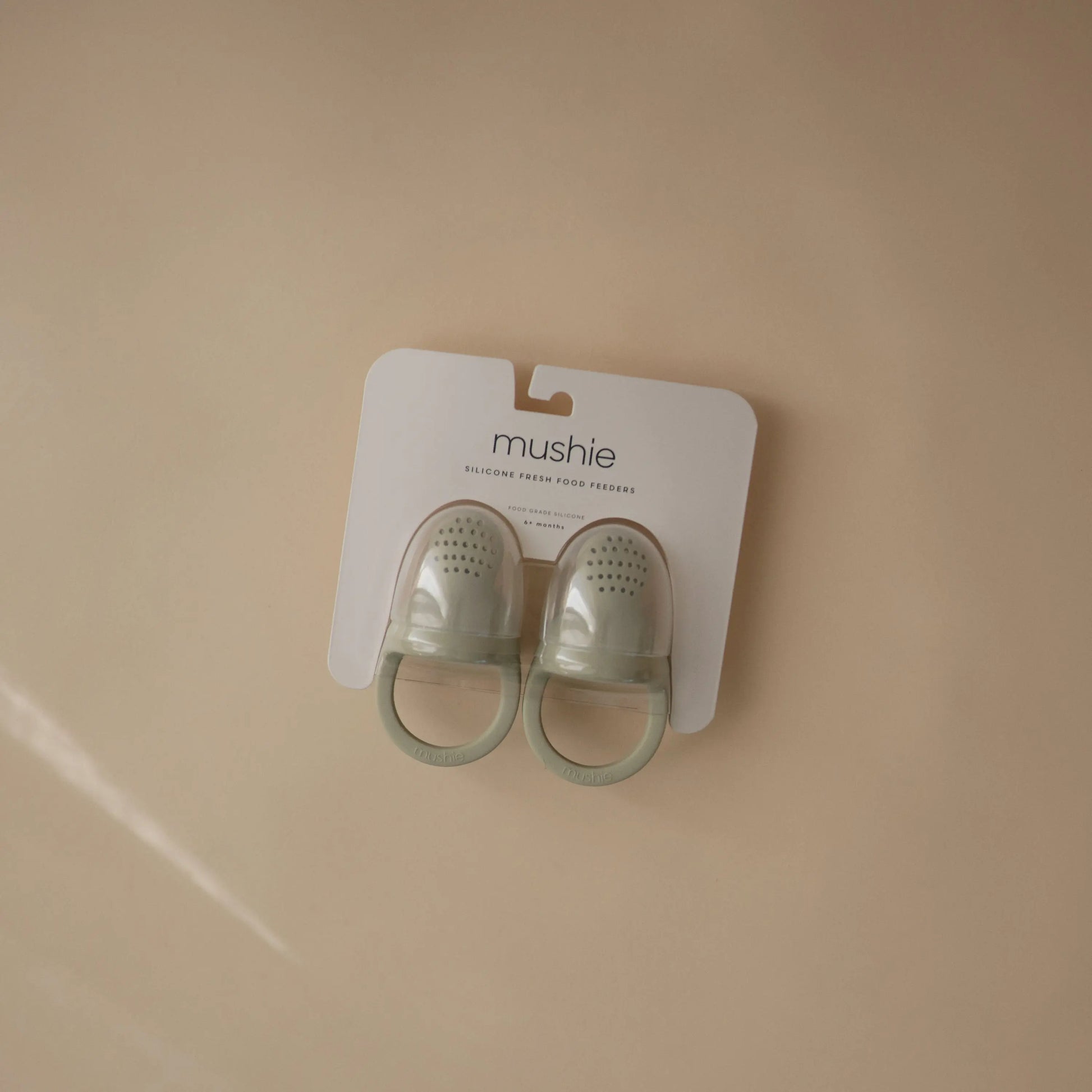Silicone Fresh Food Feeder for Safe Self Feeding and Easy Cleaning Mushie