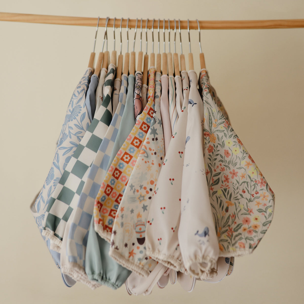 Long Sleeve Bib, 6-24 Months by Mushie