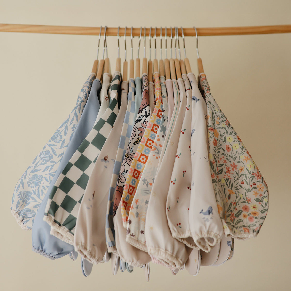 Long Sleeve Bib, 6-24 Months by Mushie