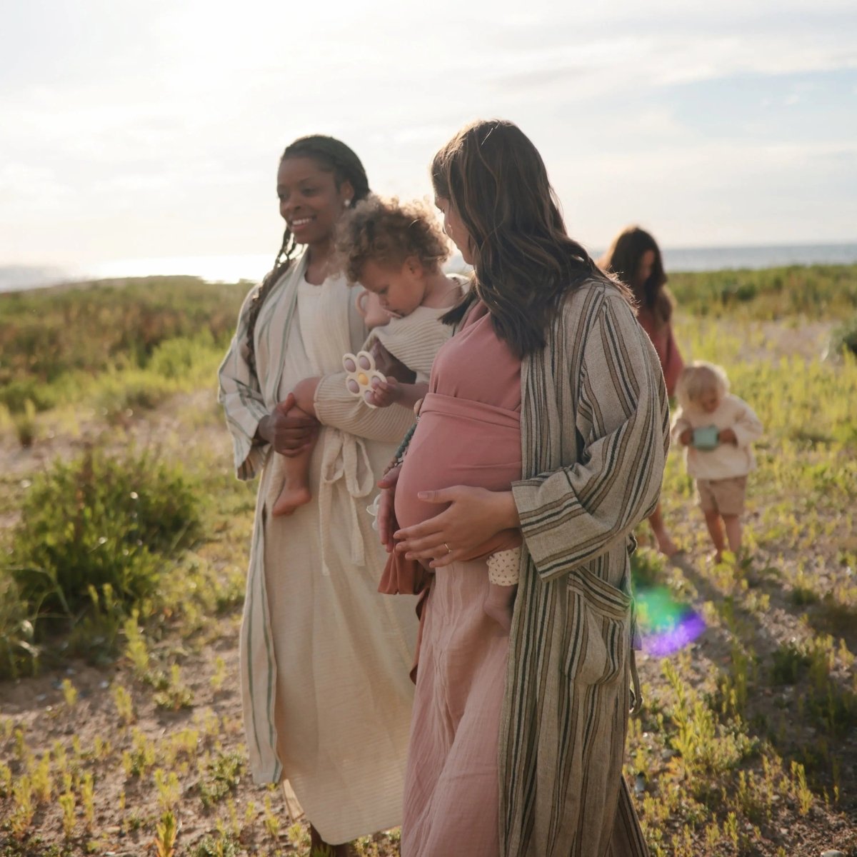 Mushie Flower Press Toy for Fine Motor Skills and Sensory Exploration - Everetts Place Boutique - 