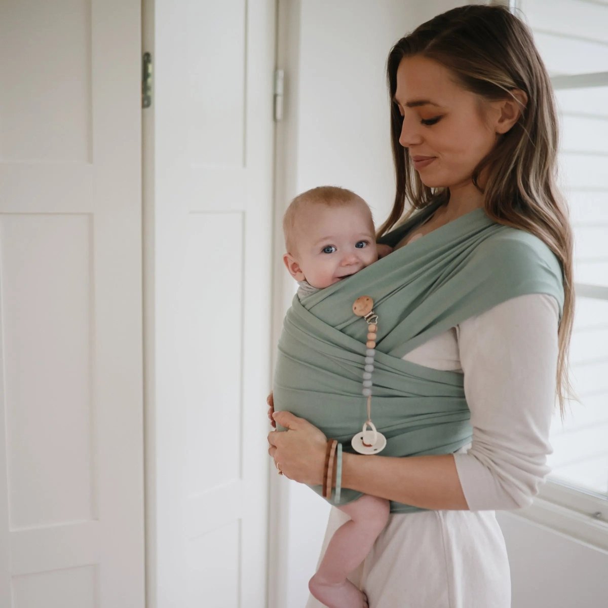 Mushie Flower Teether Bracelet for Babies - Non - Toxic Food Grade Silicone Soothing Grip - Everetts Place Boutique - 