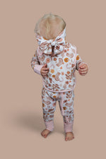 DREAM BIG LITTLE CO FLOWERS AND BOOTS DREAM BOWEveretts Place