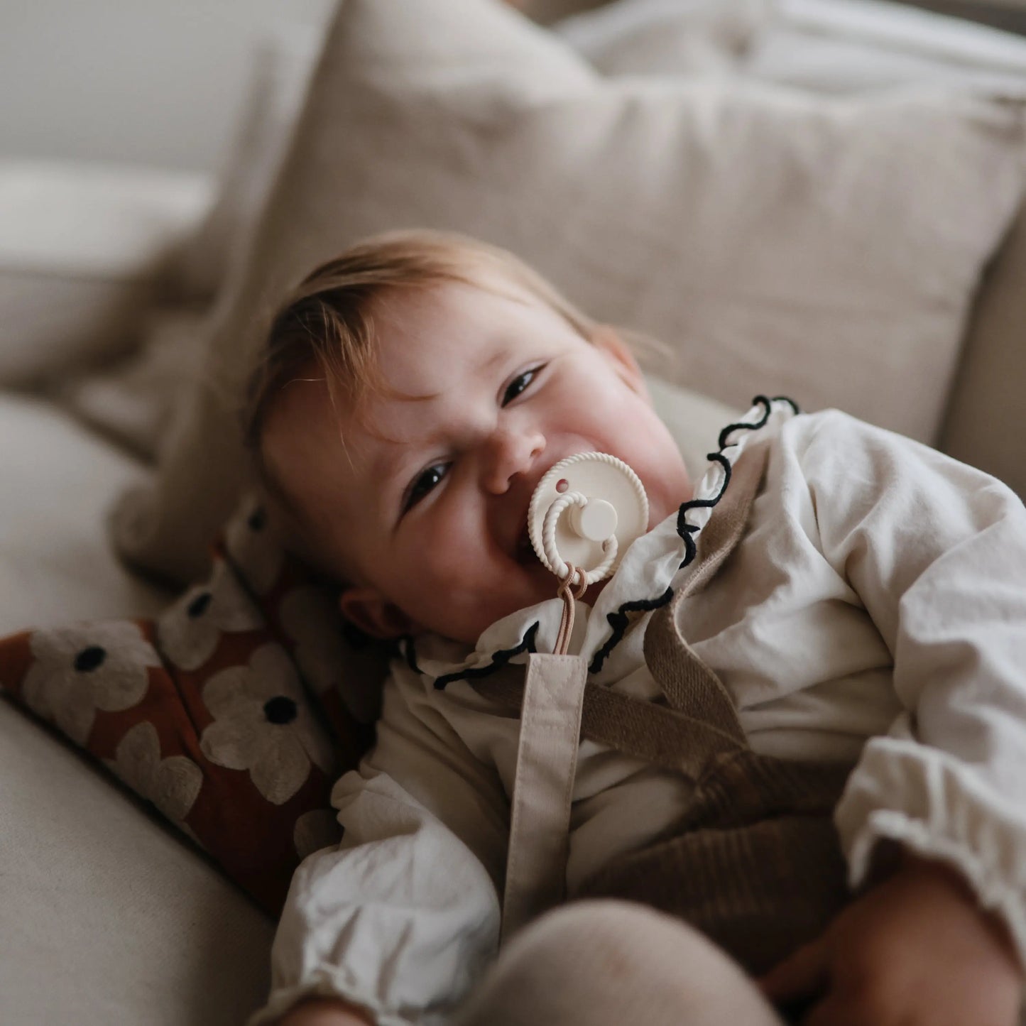 Frigg Rope Silicone Pacifier 2 Pack with SilkySoft Nipple and Click Lock System Mushie