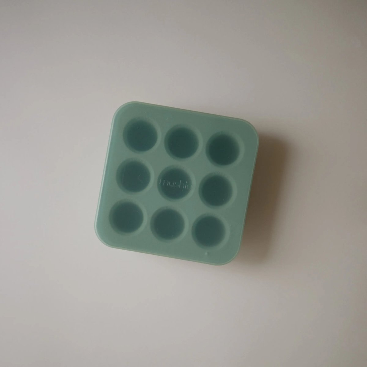 Mushie Fresh Food Feeder Freezer Tray for Purees and Mashed Foods - 