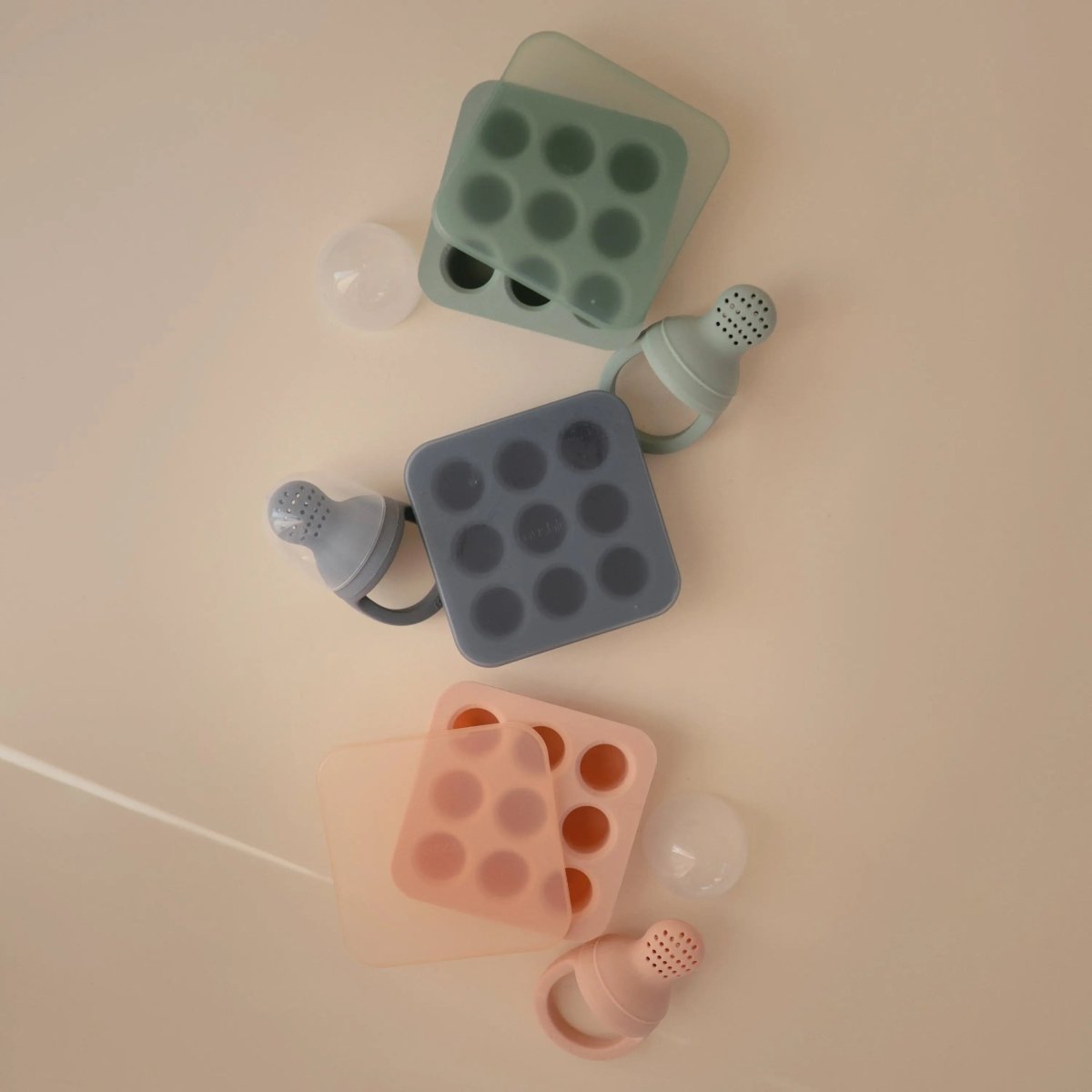 Mushie Fresh Food Feeder Freezer Tray for Purees and Mashed Foods - 