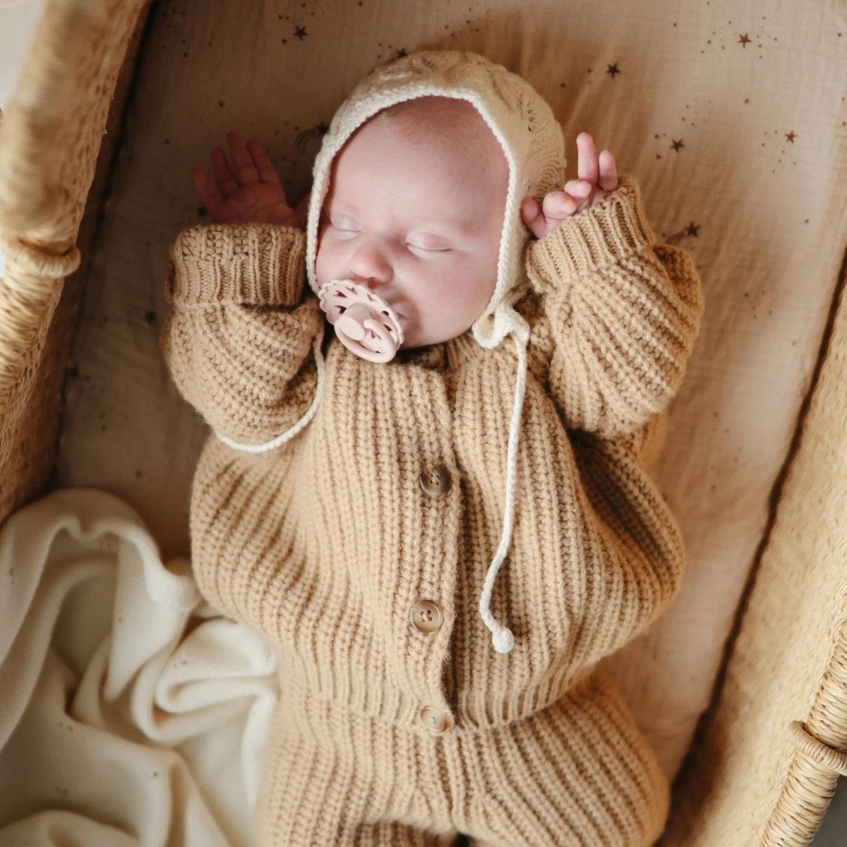 Mushie Frigg Baby's First Pacifier Floral Heart Blush 4 Pack - Everetts Place Boutique - 