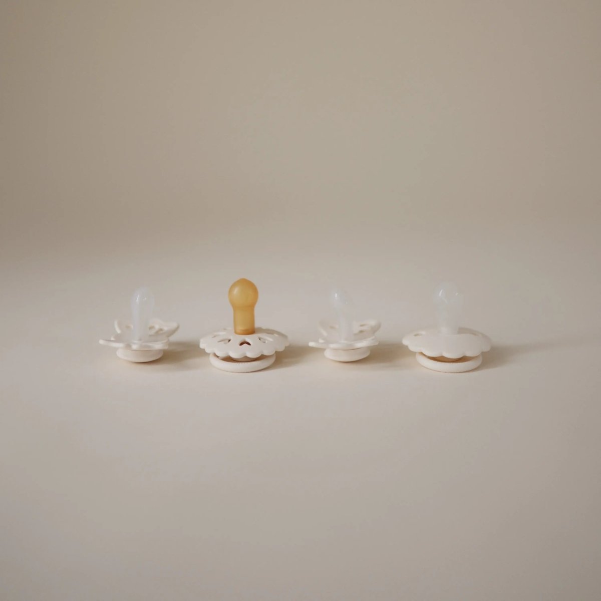 Mushie Frigg Baby's First Pacifier Floral Heart Cream 4 Pack - 