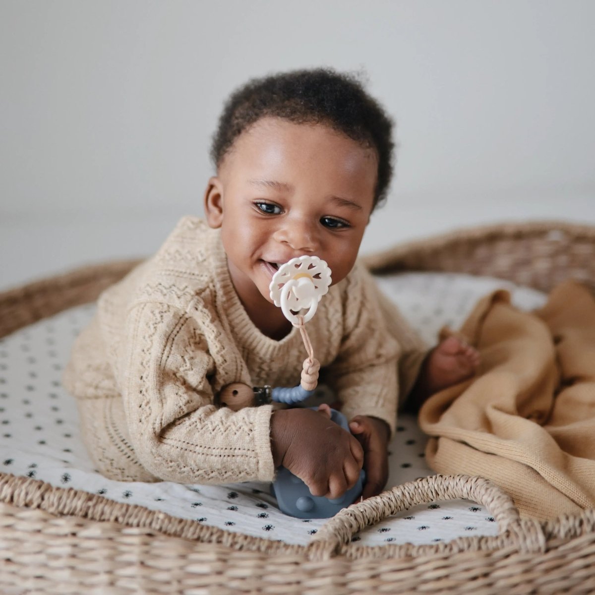 Mushie Frigg Baby's First Pacifier Floral Heart Cream 4 Pack - 