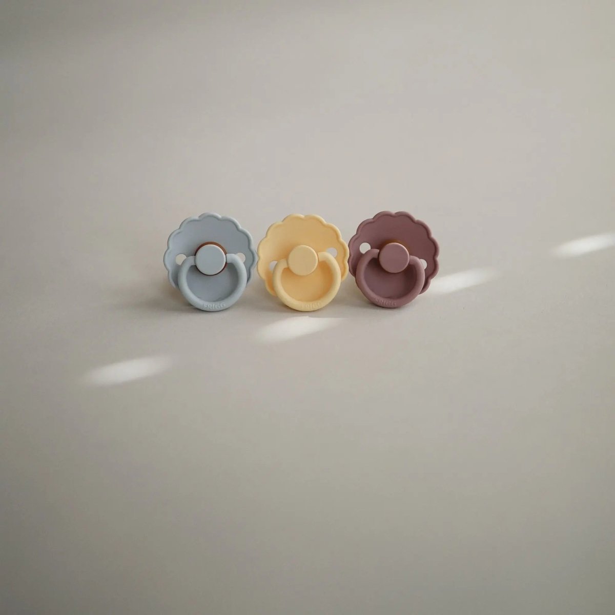 Mushie Frigg Daisy Natural Rubber Pacifier Two Pack - 