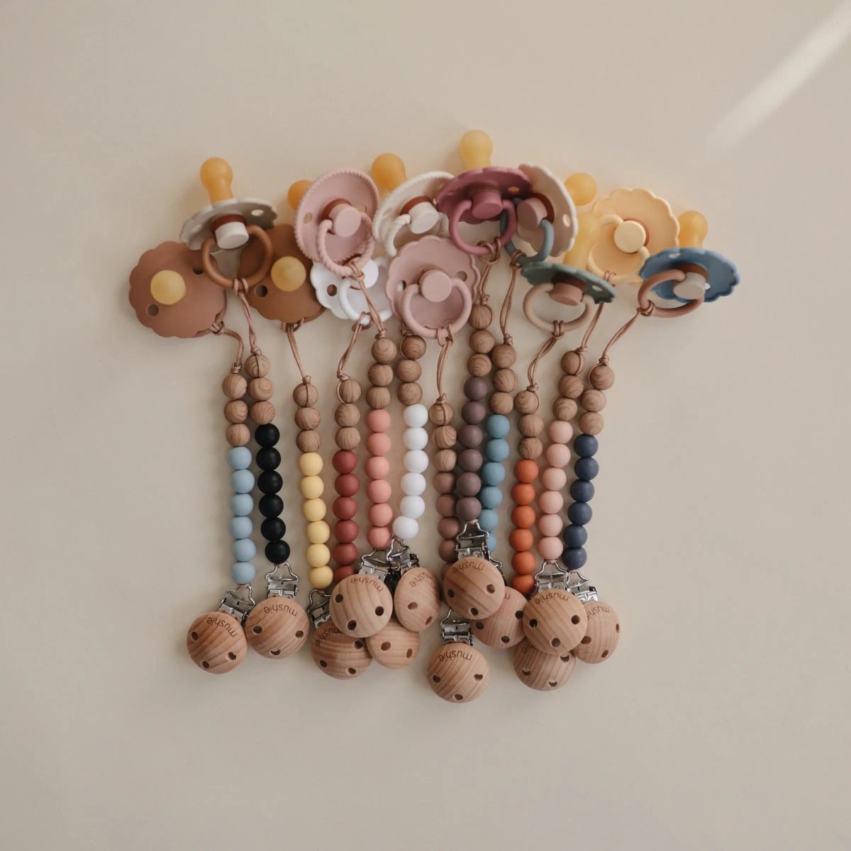 Mushie Frigg Daisy Natural Rubber Pacifier Two Pack - Everetts Place Boutique - 